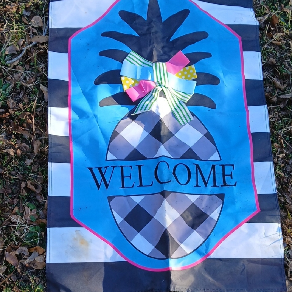 Welcome Pineapple Garden Flag